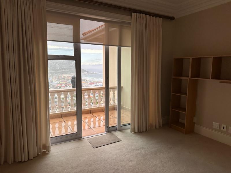 To Let 4 Bedroom Property for Rent in Fish Hoek Western Cape